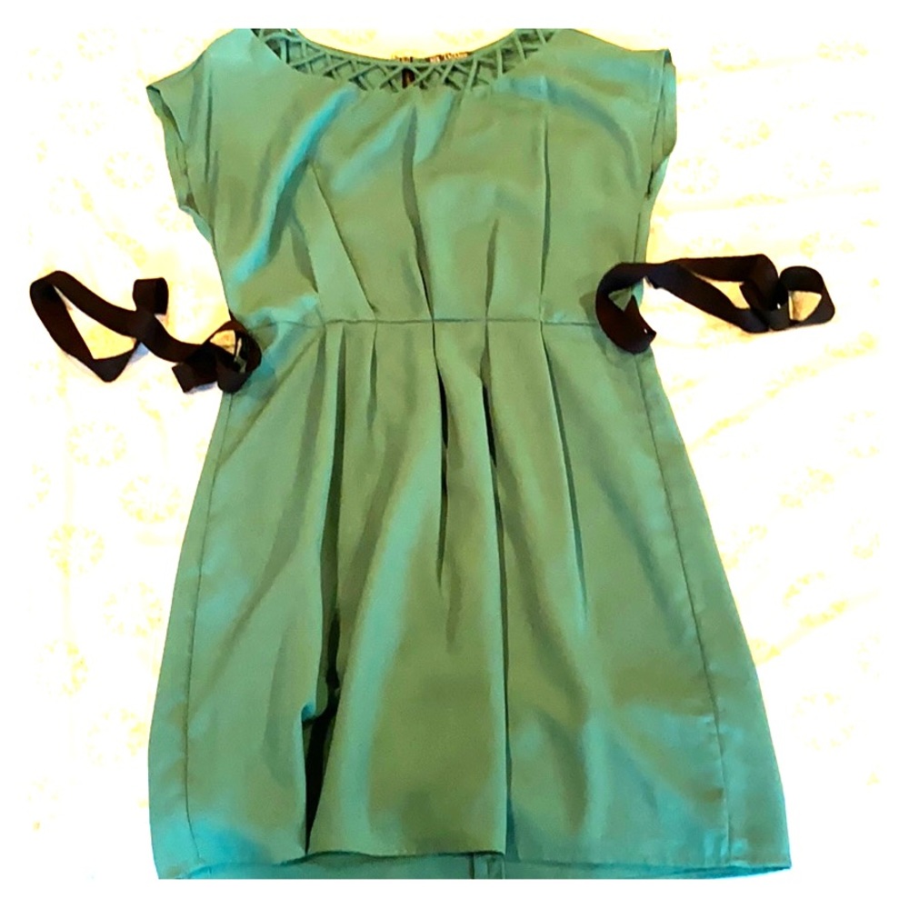 Kelly green dress